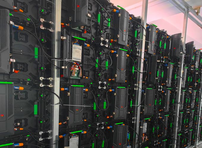 P3.91 Außenvermietung LED-Display-Bildschirm Preis LED-Videowand für Bühnenkonzerte Vermietung LED-Bildschirm 19